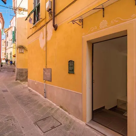 Equilibrium, Terre Marine, Marola 公寓 *