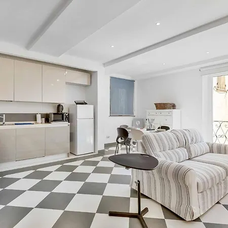 Apartment Equilibrium, Terre Marine, Marola