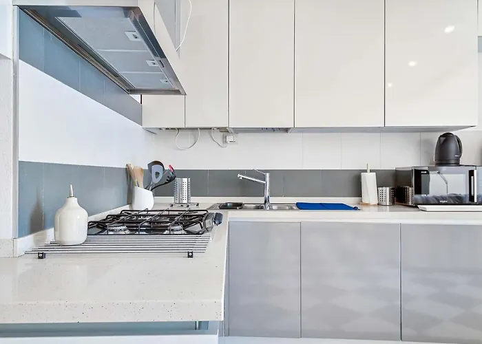 Equilibrium, Terre Marine, Marola